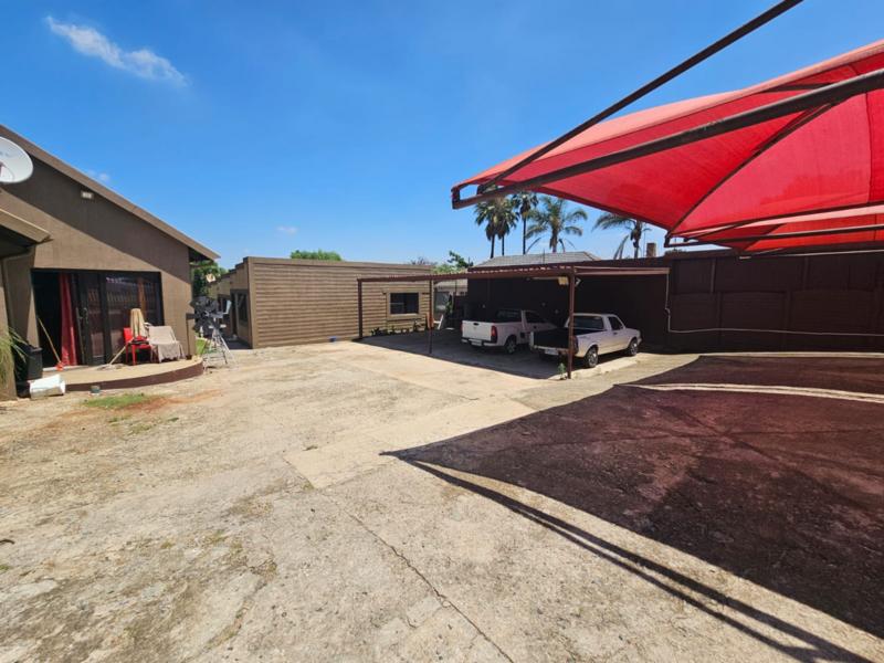 8 Bedroom Property for Sale in Kempton Park Ext 5 Gauteng