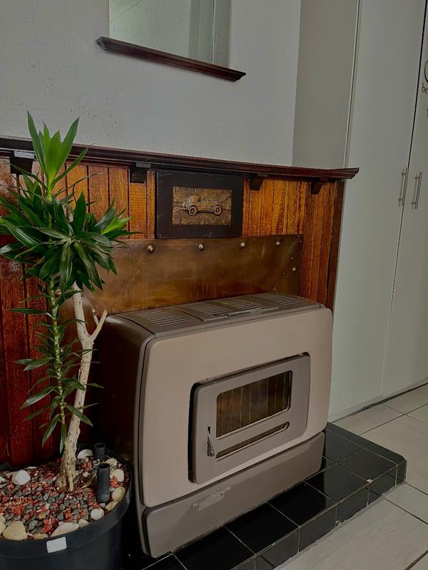 To Let 1 Bedroom Property for Rent in Observatory Gauteng