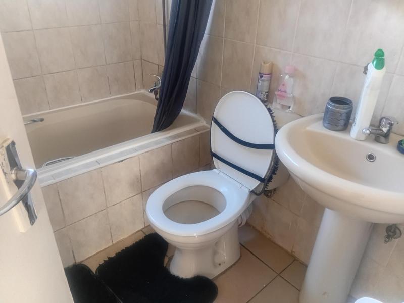 1 Bedroom Property for Sale in Germiston South Gauteng