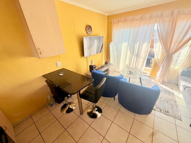 2 Bedroom Property for Sale in Staalrus Gauteng