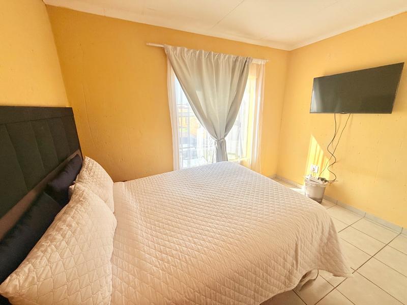 2 Bedroom Property for Sale in Staalrus Gauteng