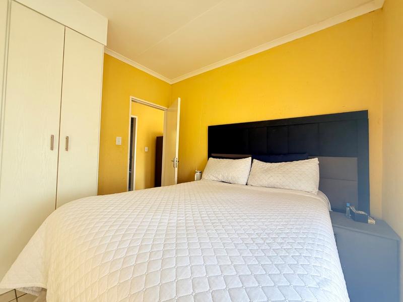 2 Bedroom Property for Sale in Staalrus Gauteng