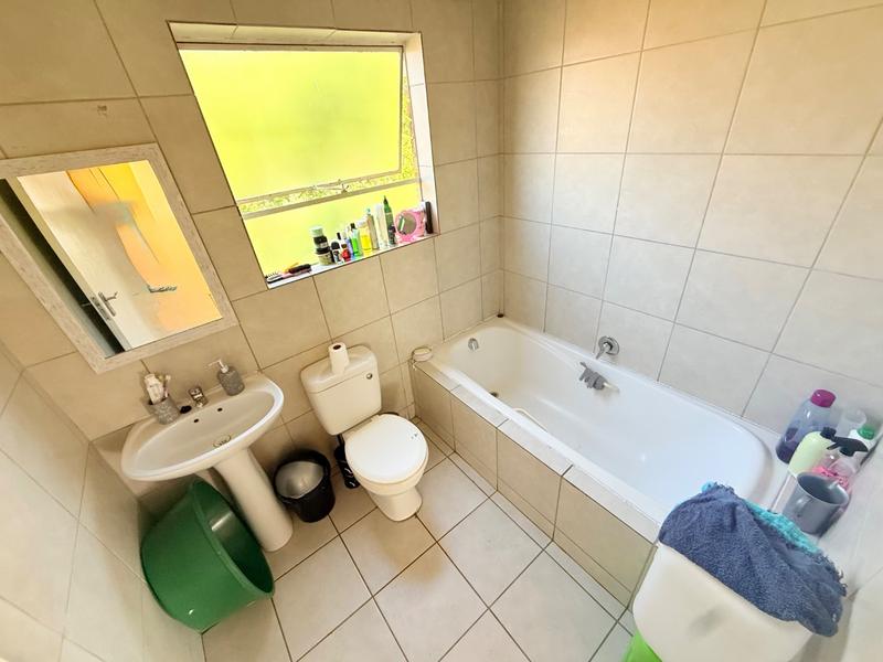 2 Bedroom Property for Sale in Staalrus Gauteng