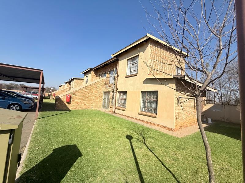 2 Bedroom Property for Sale in Staalrus Gauteng