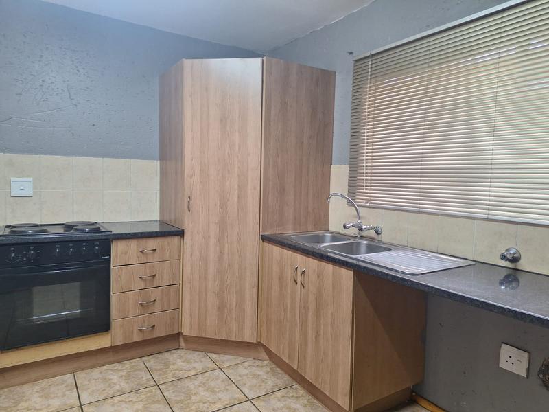 2 Bedroom Property for Sale in Sonneveld Gauteng