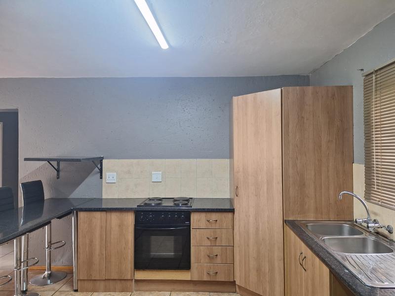 2 Bedroom Property for Sale in Sonneveld Gauteng