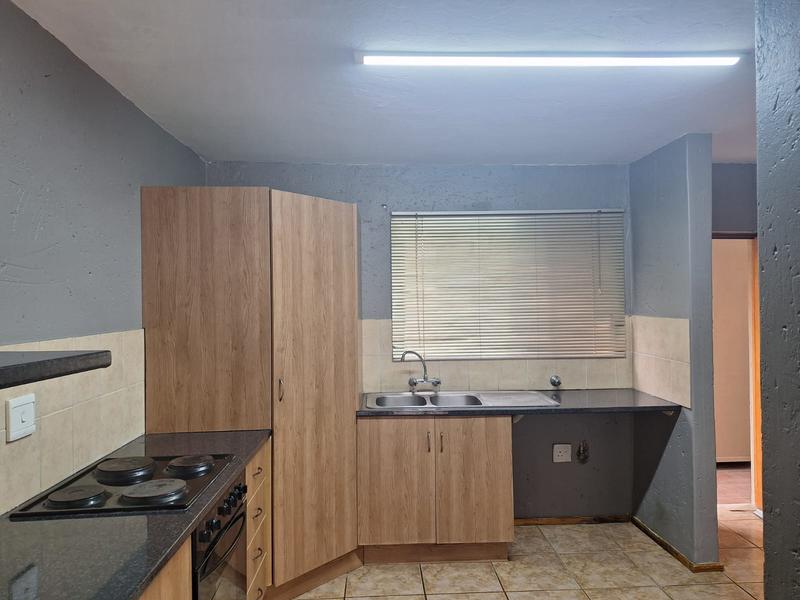2 Bedroom Property for Sale in Sonneveld Gauteng