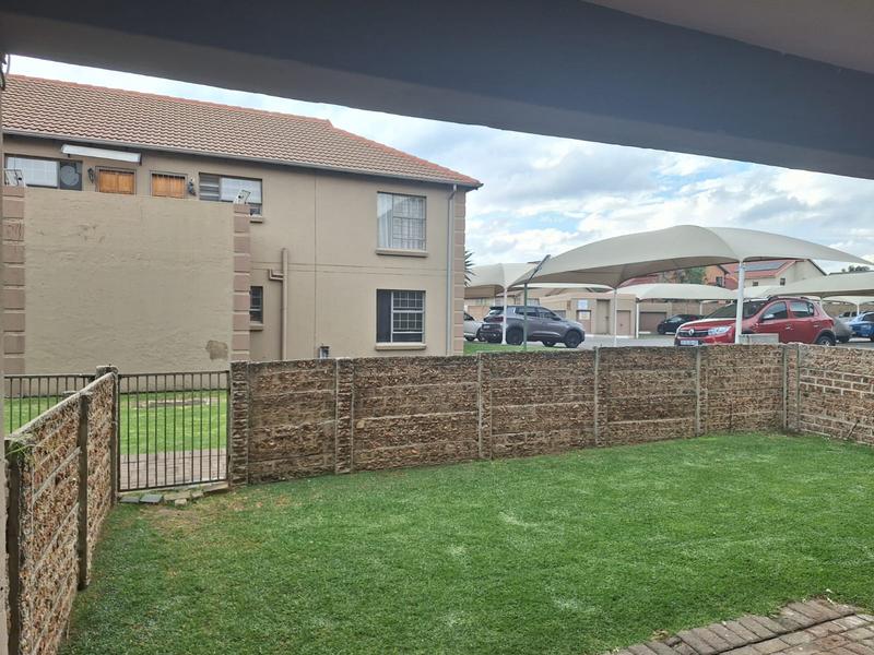 2 Bedroom Property for Sale in Sonneveld Gauteng