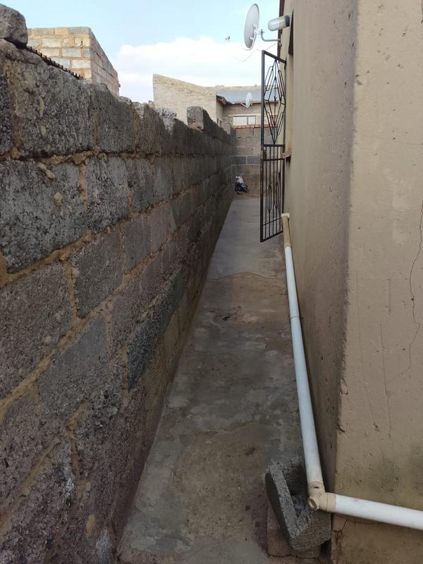 9 Bedroom Property for Sale in Esiziba Gauteng