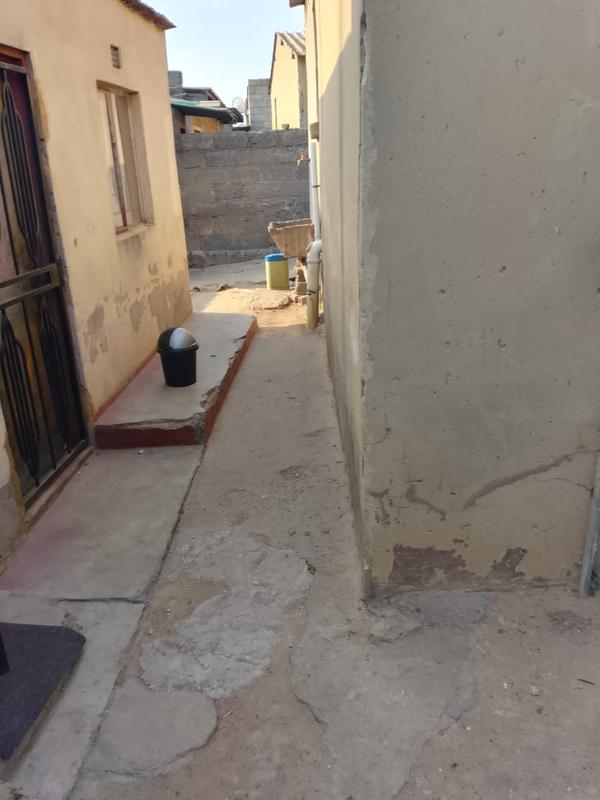 9 Bedroom Property for Sale in Esiziba Gauteng