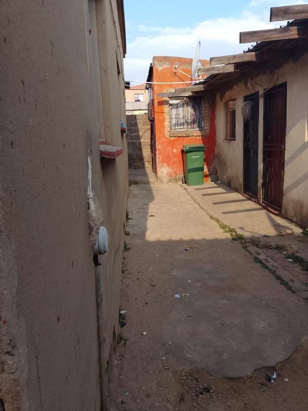 9 Bedroom Property for Sale in Esiziba Gauteng