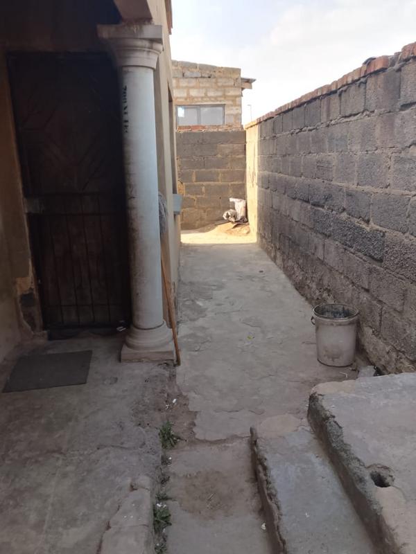 9 Bedroom Property for Sale in Esiziba Gauteng