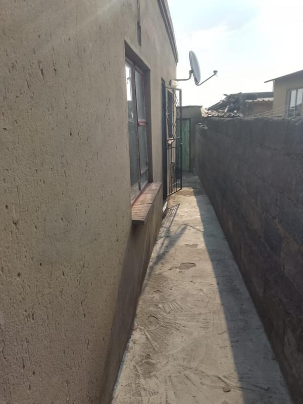 9 Bedroom Property for Sale in Esiziba Gauteng