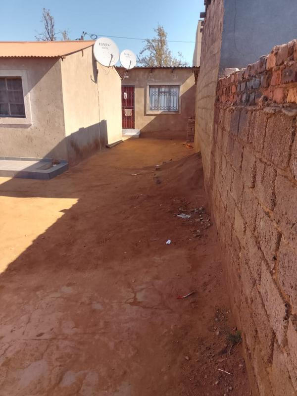 6 Bedroom Property for Sale in Xubene Gauteng