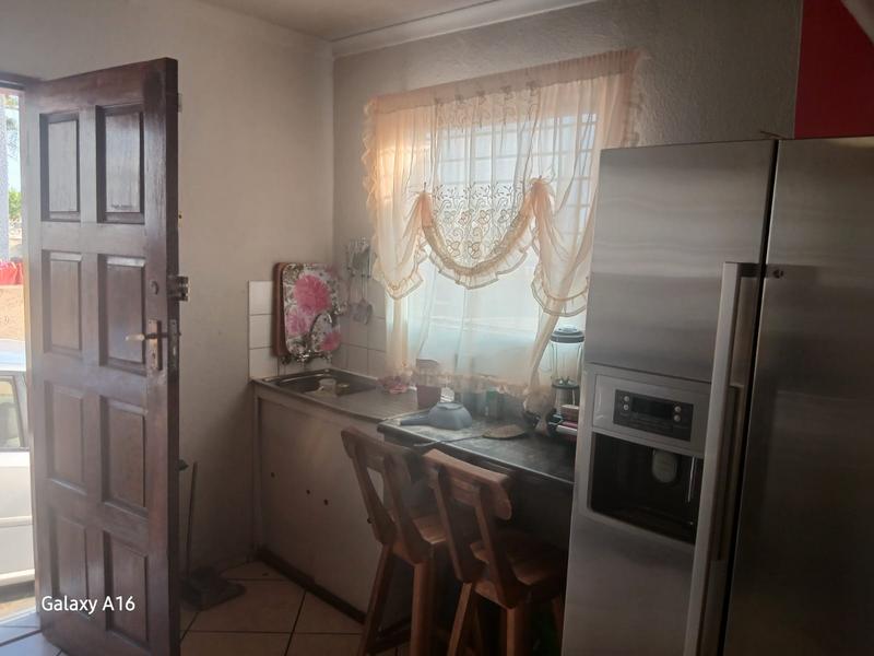 3 Bedroom Property for Sale in Clayville Gauteng