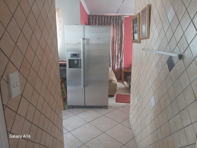3 Bedroom Property for Sale in Clayville Gauteng