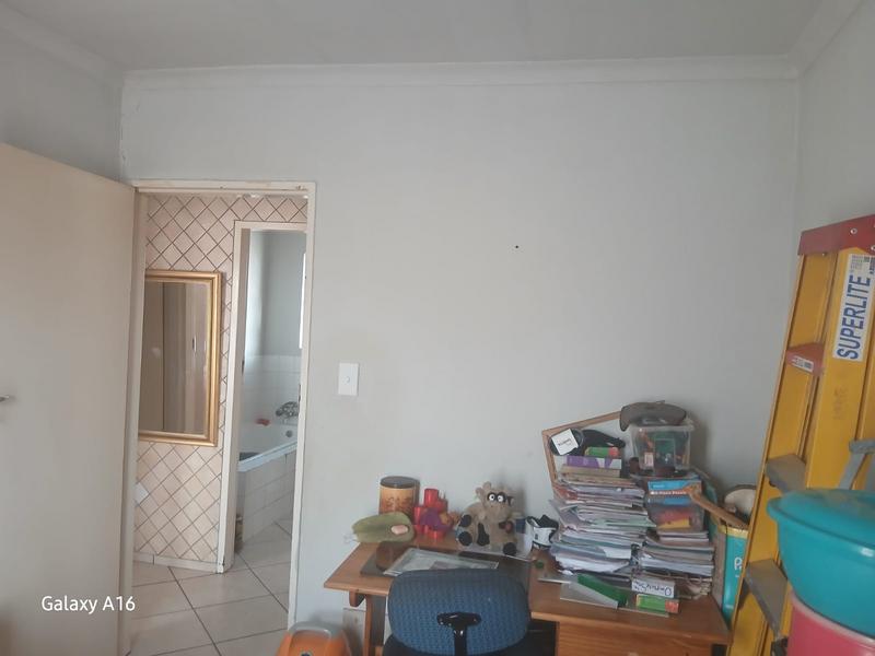 3 Bedroom Property for Sale in Clayville Gauteng