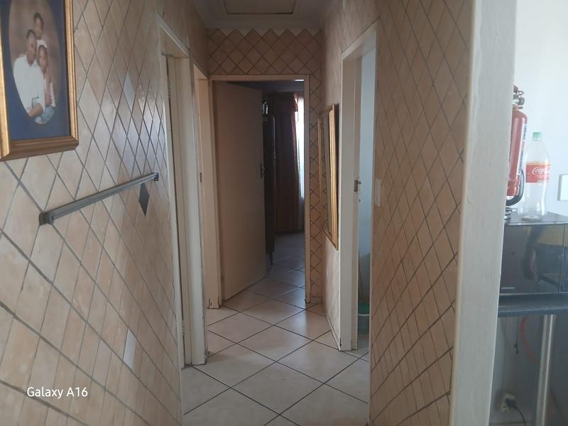 3 Bedroom Property for Sale in Clayville Gauteng
