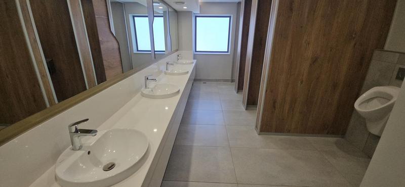 To Let Commercial Property for Rent in Vorna Valley Gauteng