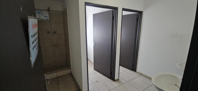 To Let Commercial Property for Rent in Randjespark Gauteng