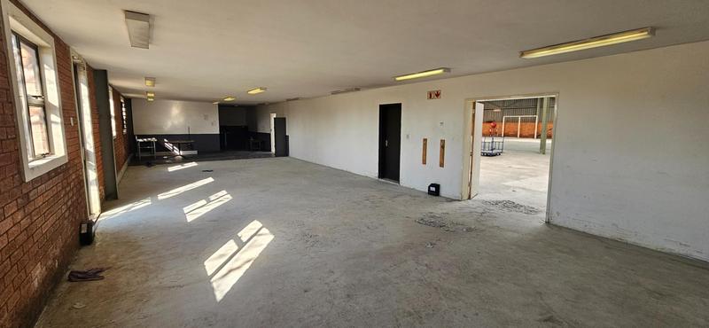 To Let Commercial Property for Rent in Randjespark Gauteng