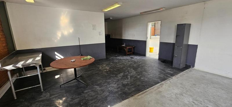 To Let Commercial Property for Rent in Randjespark Gauteng