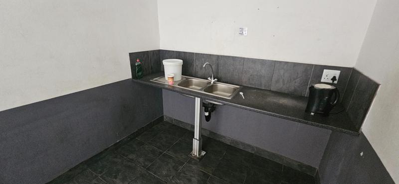 To Let Commercial Property for Rent in Randjespark Gauteng