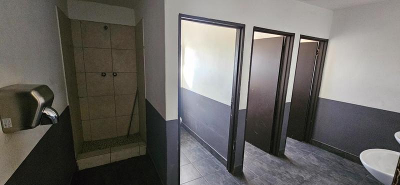 To Let Commercial Property for Rent in Randjespark Gauteng