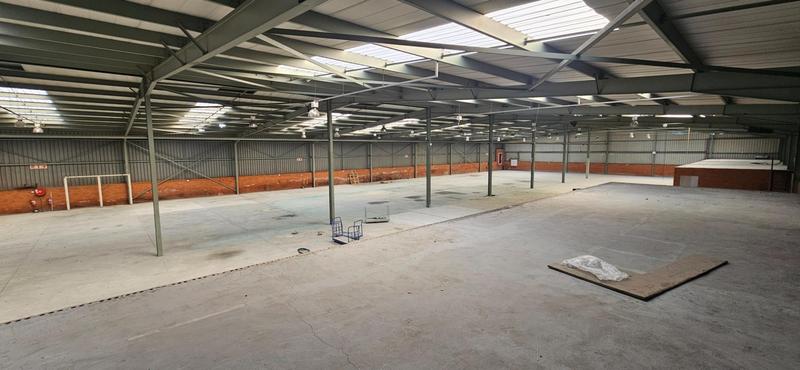 To Let Commercial Property for Rent in Randjespark Gauteng