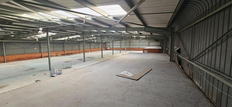 To Let Commercial Property for Rent in Randjespark Gauteng
