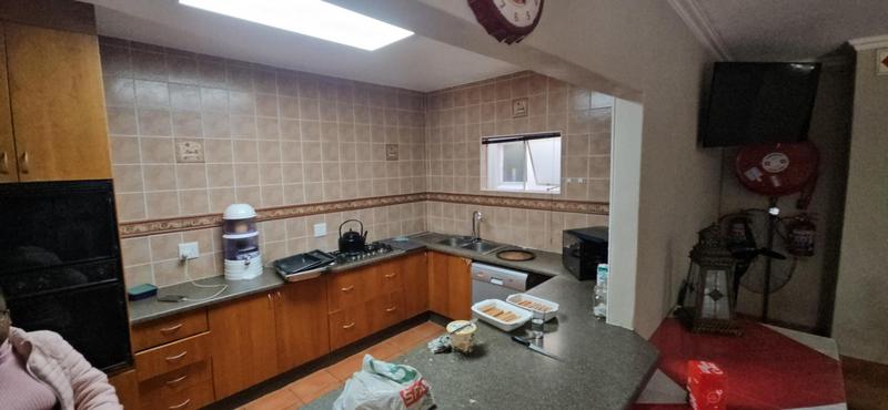 Commercial Property for Sale in Corporate Park Gauteng