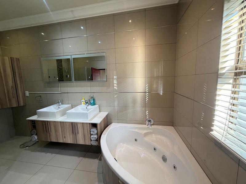 4 Bedroom Property for Sale in Blue Valley Golf Estate Gauteng