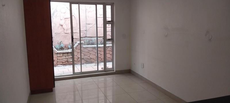 To Let 1 Bedroom Property for Rent in Edenvale Gauteng