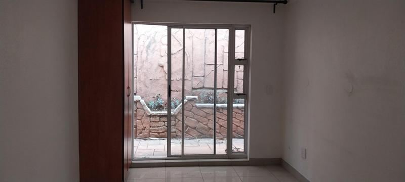 To Let 1 Bedroom Property for Rent in Edenvale Gauteng