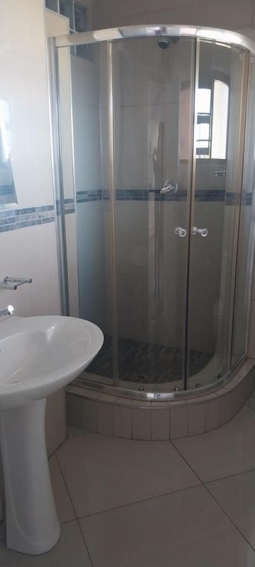 To Let 1 Bedroom Property for Rent in Edenvale Gauteng