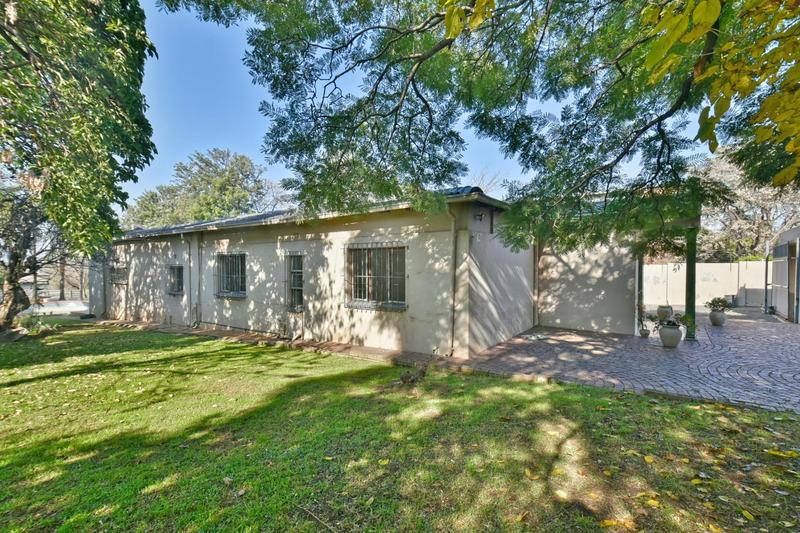 4 Bedroom Property for Sale in Linden Gauteng