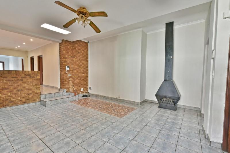 4 Bedroom Property for Sale in Linden Gauteng