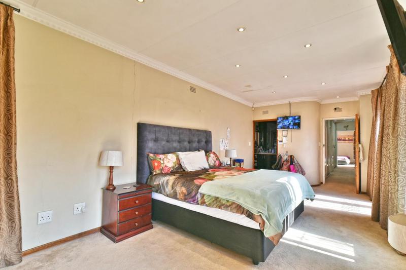 5 Bedroom Property for Sale in Morningside Gauteng