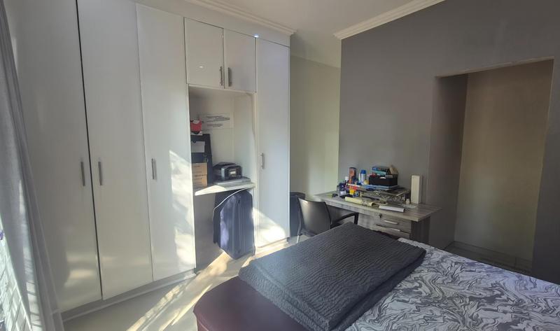 1 Bedroom Property for Sale in Morningside Gauteng