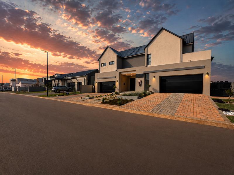 6 Bedroom Property for Sale in Midstream Heights Gauteng