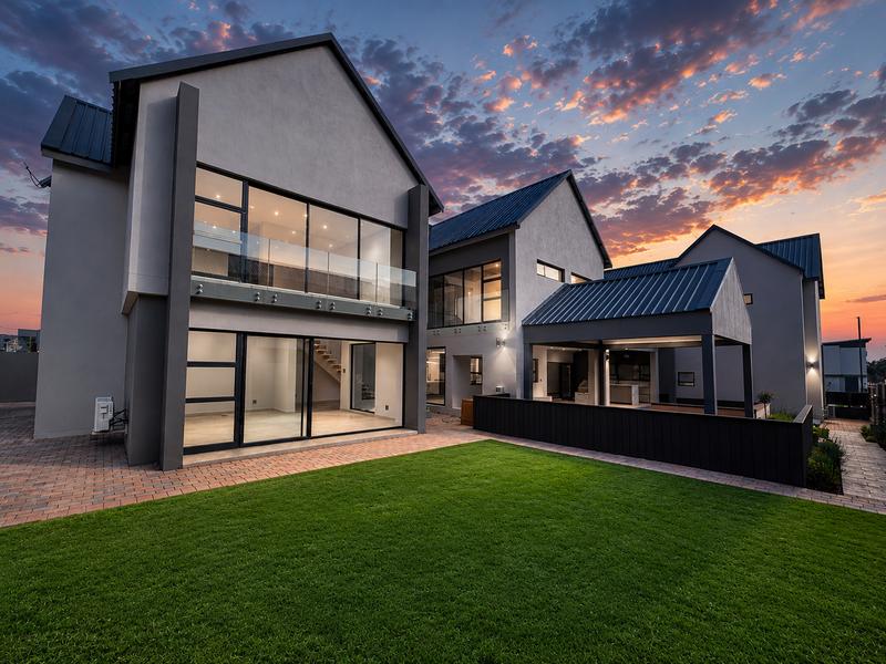 6 Bedroom Property for Sale in Midstream Heights Gauteng