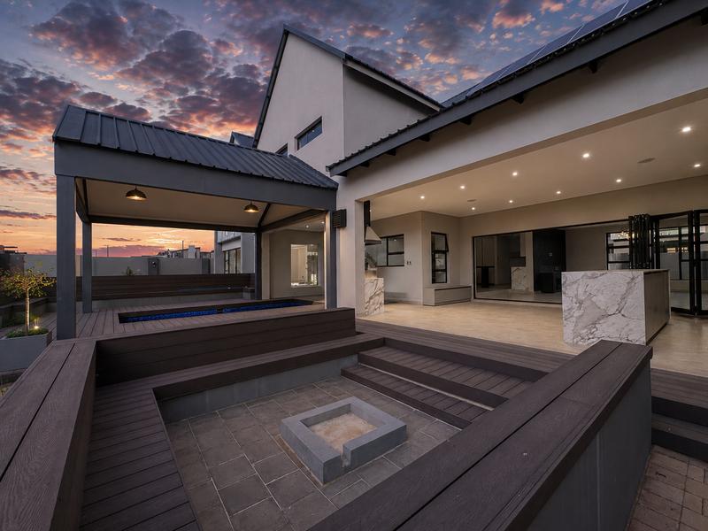 6 Bedroom Property for Sale in Midstream Heights Gauteng