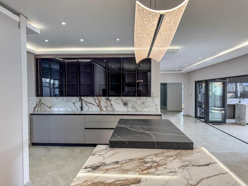 6 Bedroom Property for Sale in Midstream Heights Gauteng