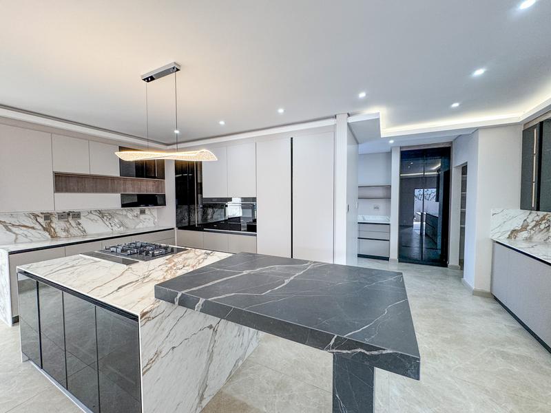 6 Bedroom Property for Sale in Midstream Heights Gauteng