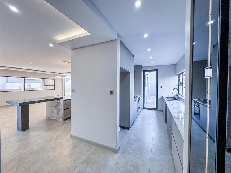 6 Bedroom Property for Sale in Midstream Heights Gauteng