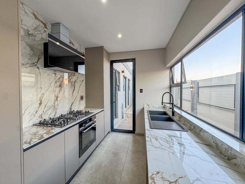 6 Bedroom Property for Sale in Midstream Heights Gauteng