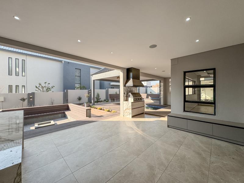 6 Bedroom Property for Sale in Midstream Heights Gauteng