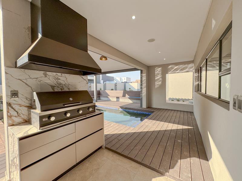 6 Bedroom Property for Sale in Midstream Heights Gauteng