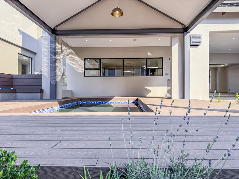 6 Bedroom Property for Sale in Midstream Heights Gauteng