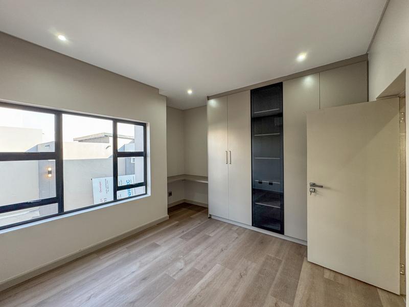 6 Bedroom Property for Sale in Midstream Heights Gauteng